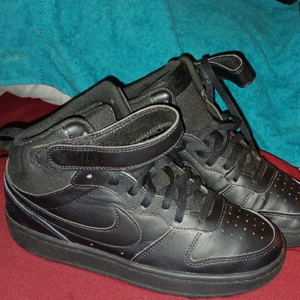 Nike Men's Black Leather Sneakers